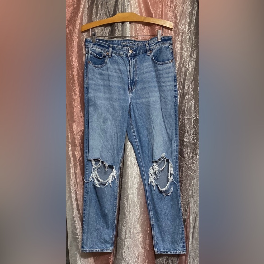 American Eagle MOM Jeans Size 14 Regular